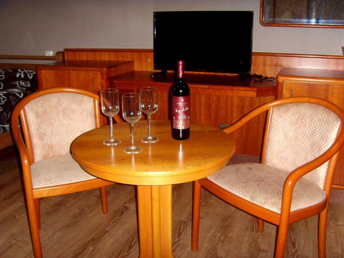 Hotel Nadikvari Тбилиси Екстериор снимка
